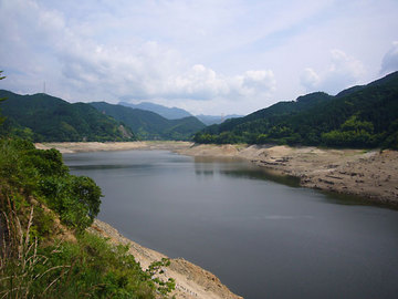 09062001.jpg