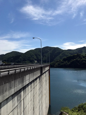 18052001.jpg